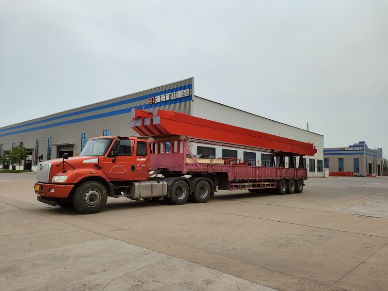 電動葫蘆橋式起重機 3臺 LH5t-17m 制作完成，發(fā)往河南漯河交付客戶使用。